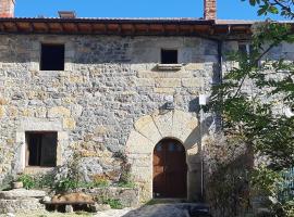 La Casa del Diezmo de la Montaña Palentina: Redondo, Tobogán II yakınında bir otel