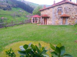 5 bedrooms house with jacuzzi terrace and wifi at La Cavada, hotel in La Cavada