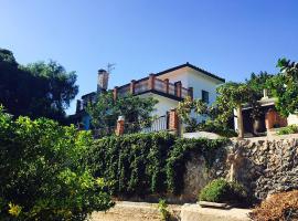 7 bedrooms house with private pool and enclosed garden at Tortosa, cabaña o casa de campo en Tortosa