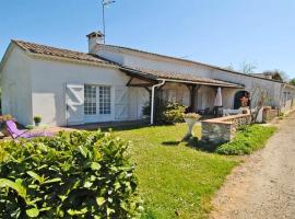 Maison de 2 chambres avec jardin amenage et wifi a Lannes, lavprishotell i Lannes