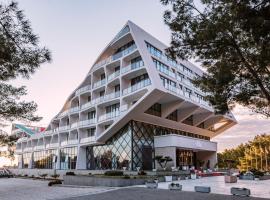 Prince Adriatic Resort, hotel u gradu Shëngjin