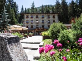 Chalet Eden Eco Hotel, Restaurant & Wellness: La Thuile şehrinde bir otel