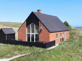 Secluded Retreat near Sea, hotel di Vigsø