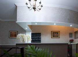 Carnival City Hotel Oradea, hotel in Oradea