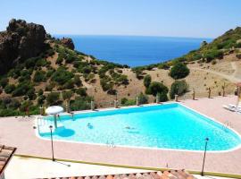 SWEET LITTLE HOME (con piscina e wi-fi), hotel din Nebida