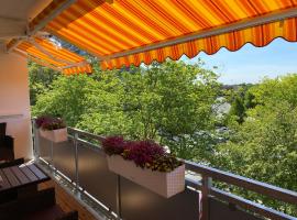 Apartment mit Sonnenbalkon und NETFLIX im Zentrum, hotel a Sankt Augustin