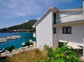 Apartmani More