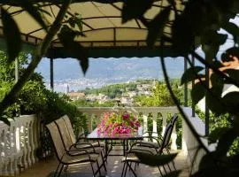 Cozy apartment in Radovići 75 m² with mountain view