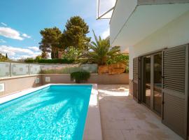 Villa Medusa, serviced apartment in Lucija