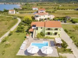 Charming Apartment in Ljubač, Pool