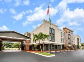 La Quinta by Wyndham St. Petersburg Northeast *Newly Renovated