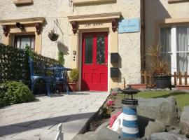 Llys Madoc, The Top Flat, vacation rental in Penmaen-mawr