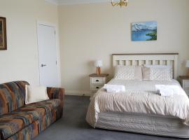 113 On Park, hotel with parking in Winton