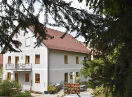 Scenic Apatrtment in T nnesberg with Balcony, hotel di Tännesberg