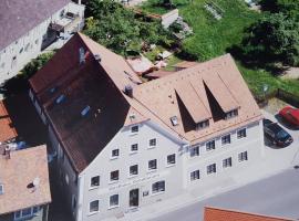 Gasthaus Schöllmann, hotel v destinaci Feuchtwangen