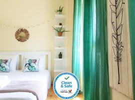 Green Element Guesthouse, viešbutis mieste Costa da Caparica