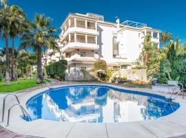 TIMON II, Luxury 3 bedroom Beachside Apartment, hotel a Benalmádena