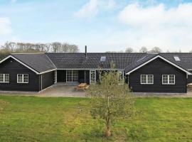 26 person holiday home in Frørup, hotel v destinaci Frørup