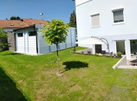 Casa Elea, die Ferienwohnung mit Terrasse und Garten am Tor zum Bodensee