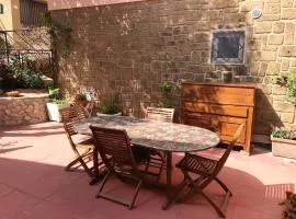 One bedroom appartement with furnished terrace and wifi at Talamone 4 km away from the beach