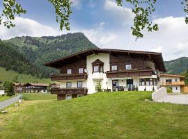 Appartementhaus Montana KG, family hotel in Walchsee