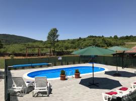 Charming Apartment in Oštarski Stanovi - Terrace, ξενοδοχείο σε Oštarski Stanovi