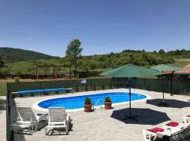 Charming Apartment in Oštarski Stanovi - Terrace