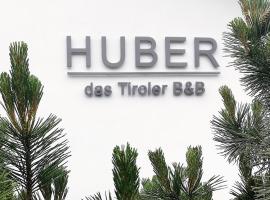 Huber - Das Tiroler B&B, hotelli kohteessa Oberperfuss