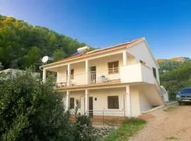 Charming Apartment with Sea View, Gdinj, 70 m², Garden