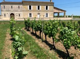 Gîte du Château La Rose des Vents, hotel em Puisseguin