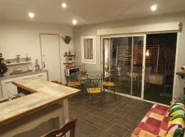 Secret Garden - Chez Gilles et Tra - Maison d hôte -T2 super mignon, neuf et indépendant , dans cadre agréable et zen