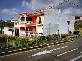 WIFI TENERIFE SUR GUEST HOUSE, hostal o pensión en Granadilla de Abona