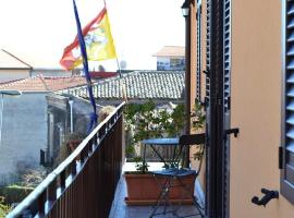 One bedroom appartement with furnished balcony and wifi at Nicolosi, hotel in Nicolosi
