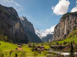 SPELLBOUND A Romantic Hideaway For Adults Aged 18-35 – hotel w mieście Lauterbrunnen