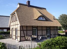 Ferienhaus Min Hüsung Haus - Terrasse, Garten, holiday home in Gager