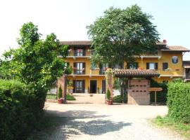 Residence La Bellotta, apartment in Oleggio
