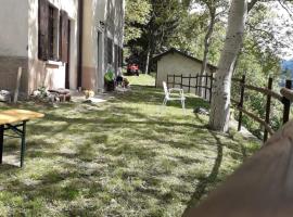 Azzone Cascina nel verde, Hotel in Azzone