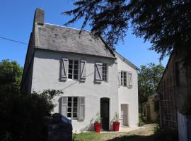 Le Clos Loisel Maison ancienne et jardin bucolique, holiday home in Blay