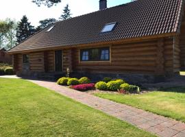 The gorgeous log house, that brings out the smile!, hotel v destinaci Hara