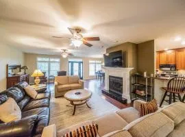 Grand Rivers Home - Walk to Lakes and National Park!
