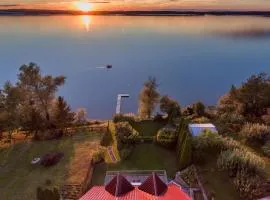 Ferienhaus Malgosia direkt am See