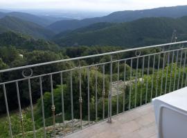 Appartement d'une chambre avec balcon amenage et wifi a Isolaccio Di Fiumorbo, hotel em Isolaccio-di-Fiumorbo