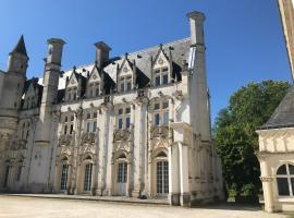 Maison avec vue sur le Château, hôtel à Orléans près de : Zénith d'Orléans