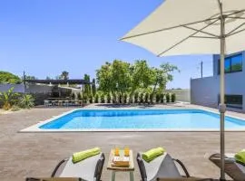 3 bedrooms villa with sea view shared pool and enclosed garden at Quelfes 4 km away from the beach