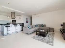 Porto de Mós 85 by Destination Algarve