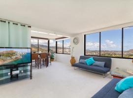 2 Bedroom Penthouse w/Ocean Views, aparthotel in Honolulu