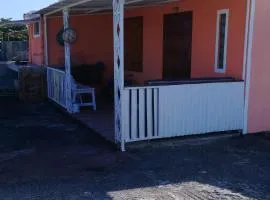 Charming studio with sea-view terrace in Souillac - 22 m².