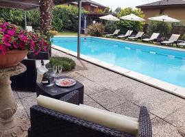 Apartment Lake Maggiore - Gelsomino, hotell sihtkohas Maccagno Inferiore