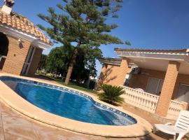 Casa Maica, hotell med pool i Lliria