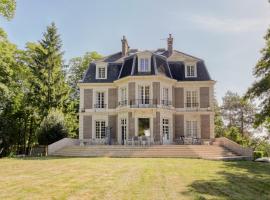 Château d'Avesnes - Le Castelet, hotel with parking in Avesnes-en-Bray